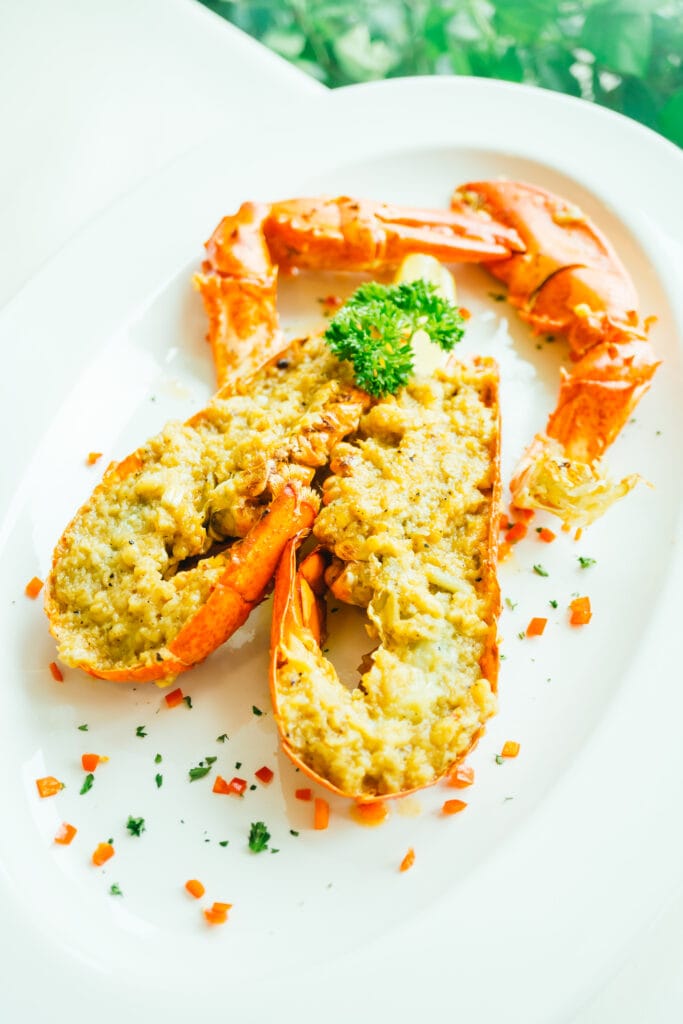 Get ready to explore the crab brulee recipe, a dish that mixes crab’s richness with caramelized sugar’s sweetness.